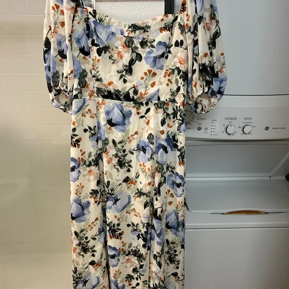 Abercrombie & Fitch Floral Puff Sleeve Dress - Picture 1 of 4